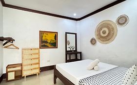 Aquaholik Traveler'S Lodge